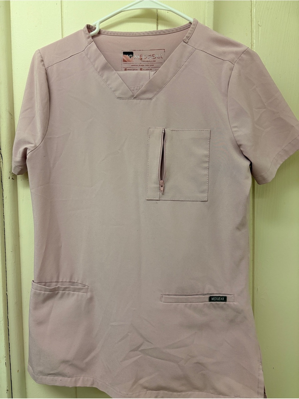Women’s V-Neck Scrub Set in Dusty Pink